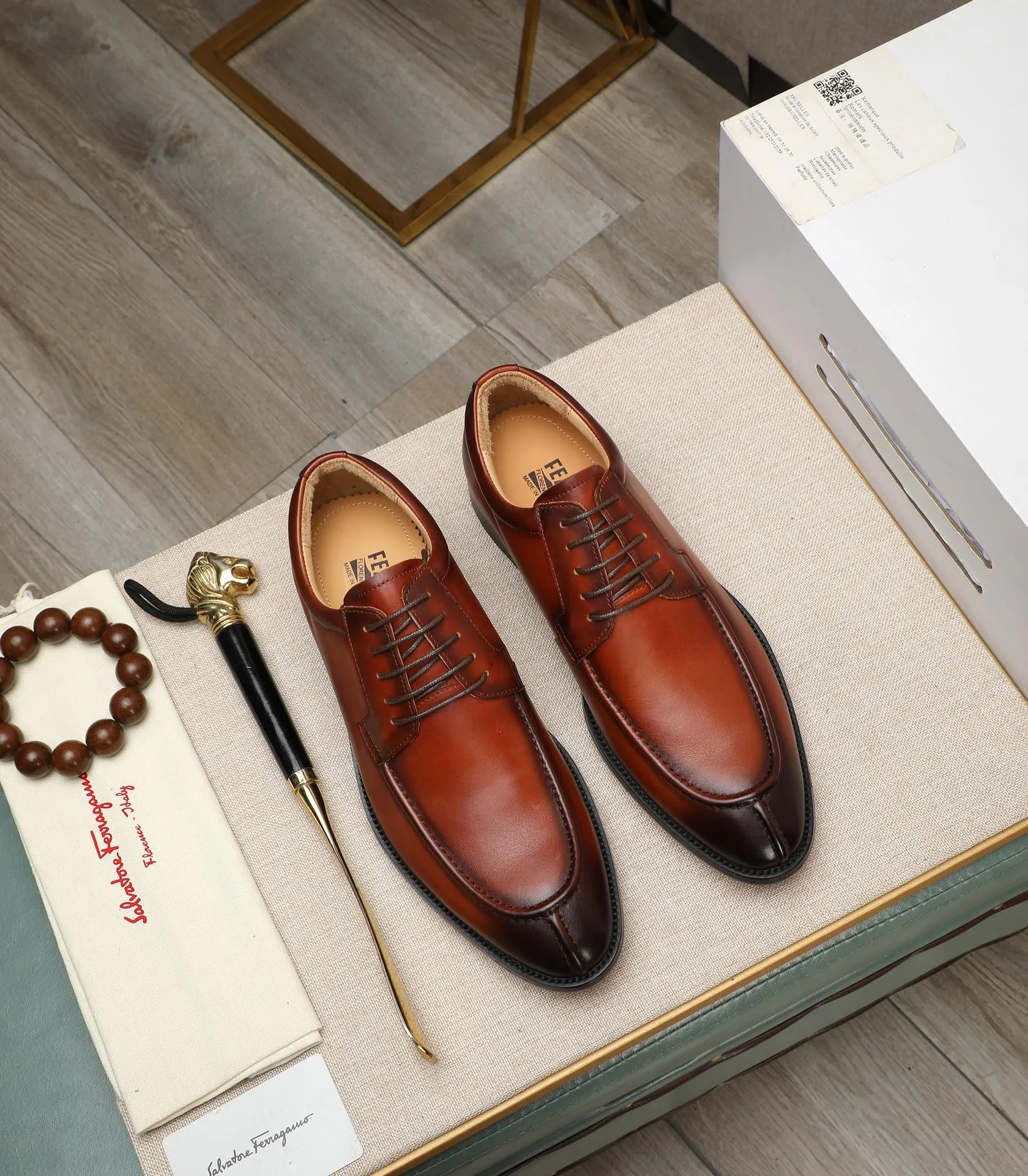 Men's shoes 💰540📛📛(water-dyed cowhide) Salvatore Ferragamo high-end (Salvatore Ferragamo) is the world's top luxury footwear brand. It comes from the fashion kingdom of Italy and is famous all over the world for its traditional handmade design and novel styles...🚶🏻🚶🏻New suit shoes are available simultaneously at the counter. This model is purely handmade. The fabric is imported from Italy's original first-layer cowhide. Soft water-dyed cowhide lining. Original authentic outsole🌀🌀Size: 38➖44 (45 customized)
